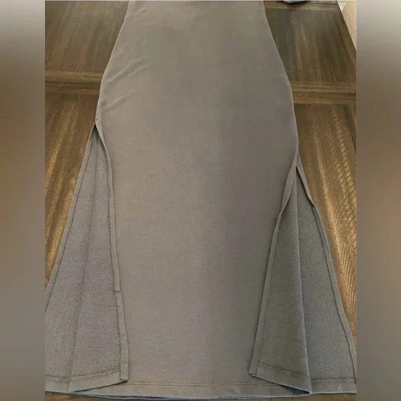 REVOLVE Z Supply NWT Ruffle Henley Maxi Dress Charcoal Gray Long Sleeve, Medium. - Picture 9 of 14